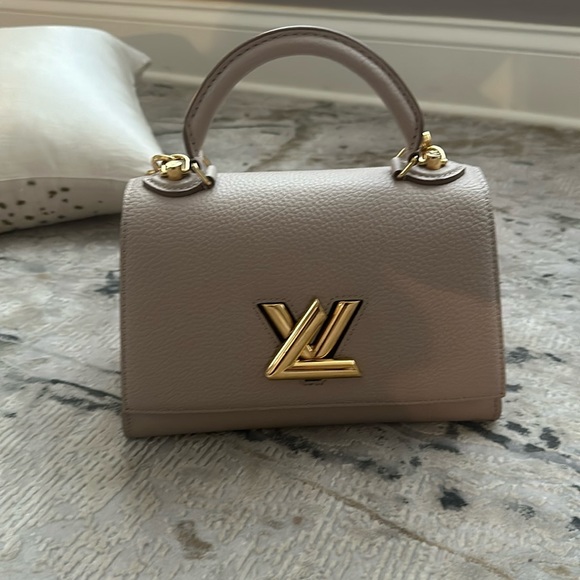 Louis Vuitton Handbags - LV bag